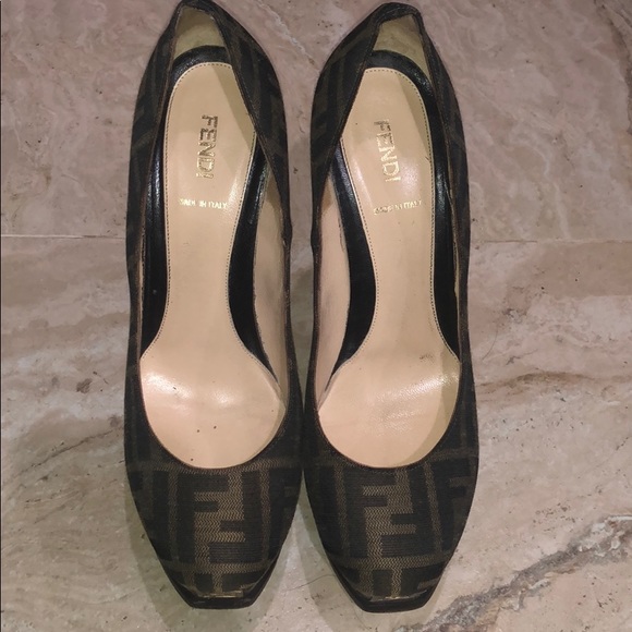 Authentic Fendi Pumps - Picture 3 of 6